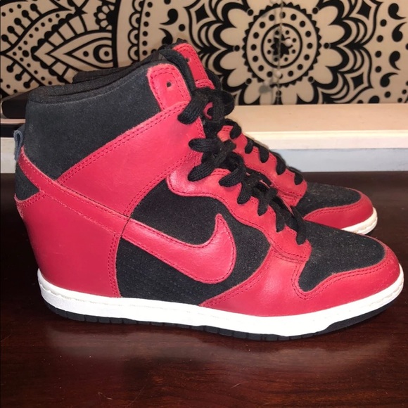 Nike Sneakers ShoesHeel ShoesHeel Poshmark Sneakers Nike Poshmark CdBoexr